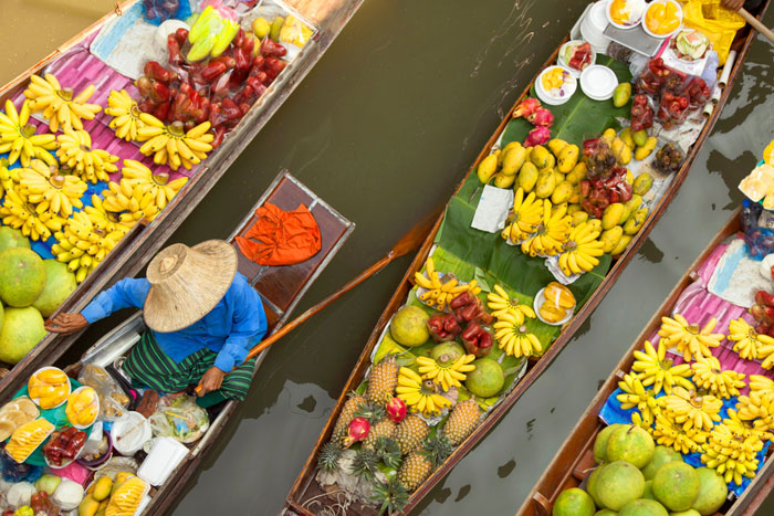 Damnoen Saduak floating market